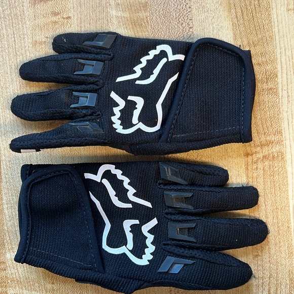 Fox Riding Gloves - Picture 3 of 3